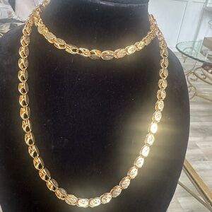 Elegant Gold-Link Women's Necklace Set - Gold